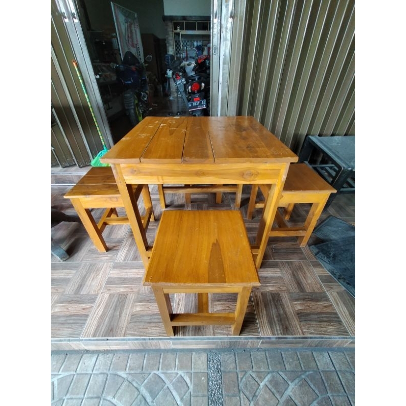 Meja Makan / Cafe / Teras / Ngopy / Santai Minimalis Kayu Jati Bekas Seperti Baru (BSB)