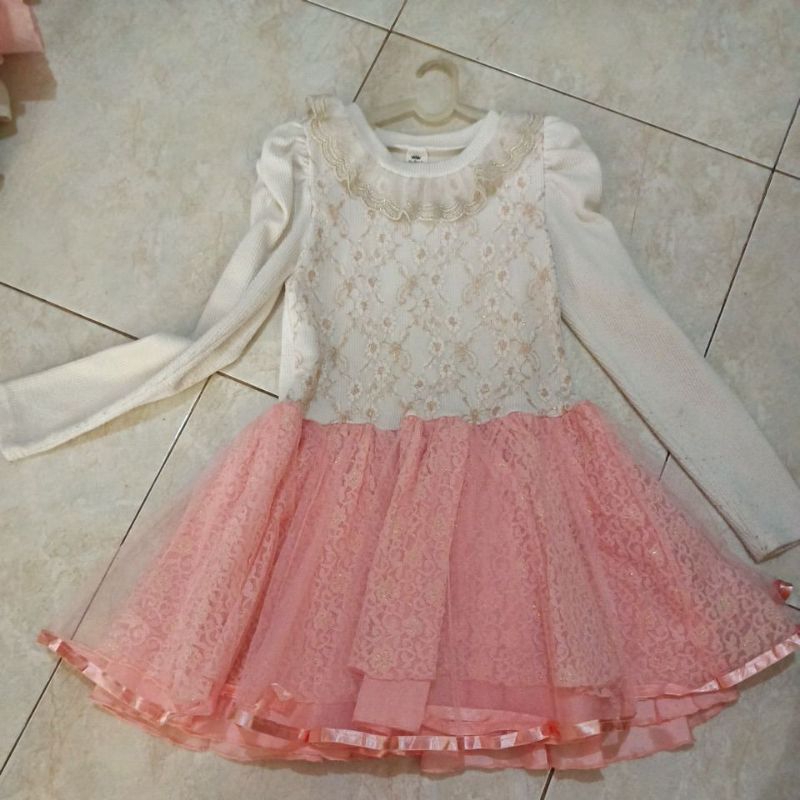 Dress anak 4-5 tahun dan 2-3 tahun preloved pink brokat / dress anak brukat coksu bahan knit tile