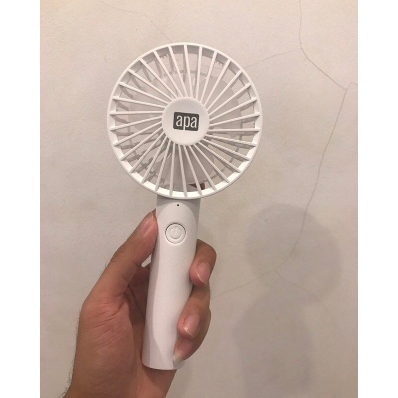 Kipas Angin Travel Brand APA - Ace Hardware
