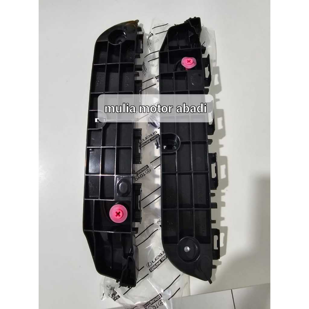 Bracket bumper depan Fortuner vrz per set asli