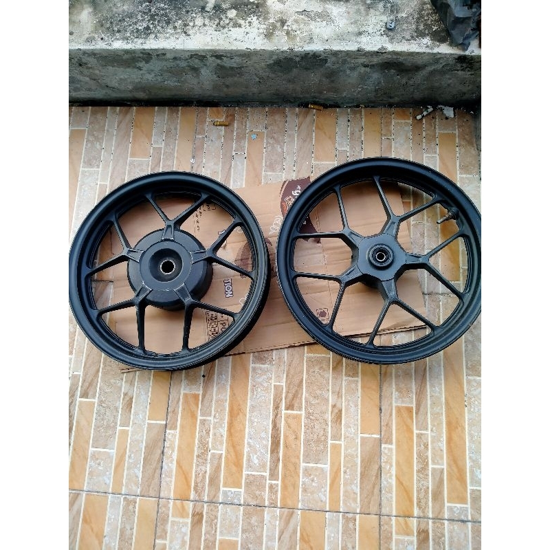 pelek pelek depan belakang Vario 125 LED Vario 150 led