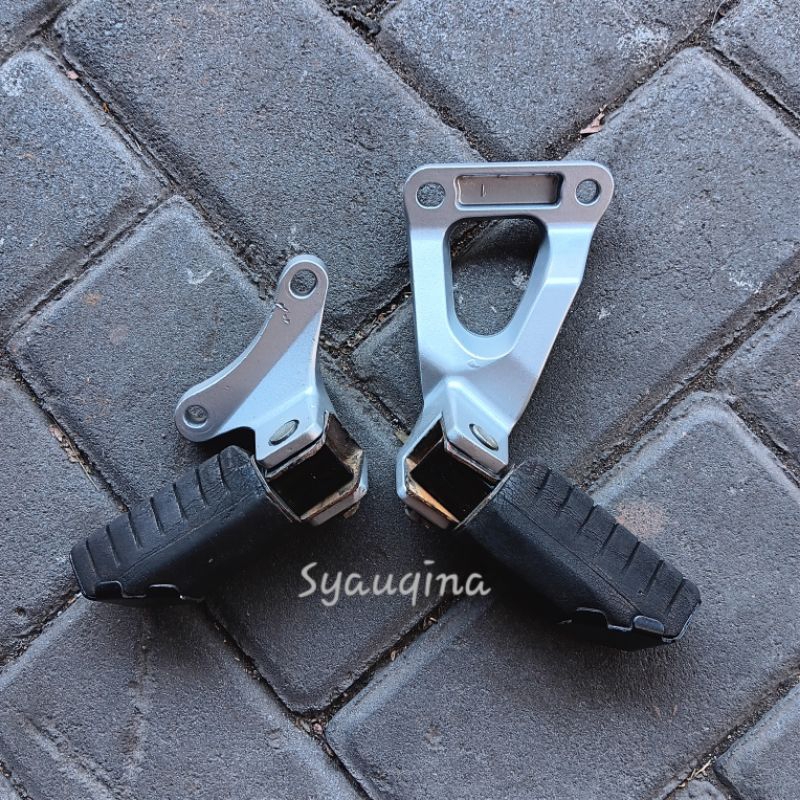 Footstep Postep Belakang YAMAHA Mio Sporty Second Original