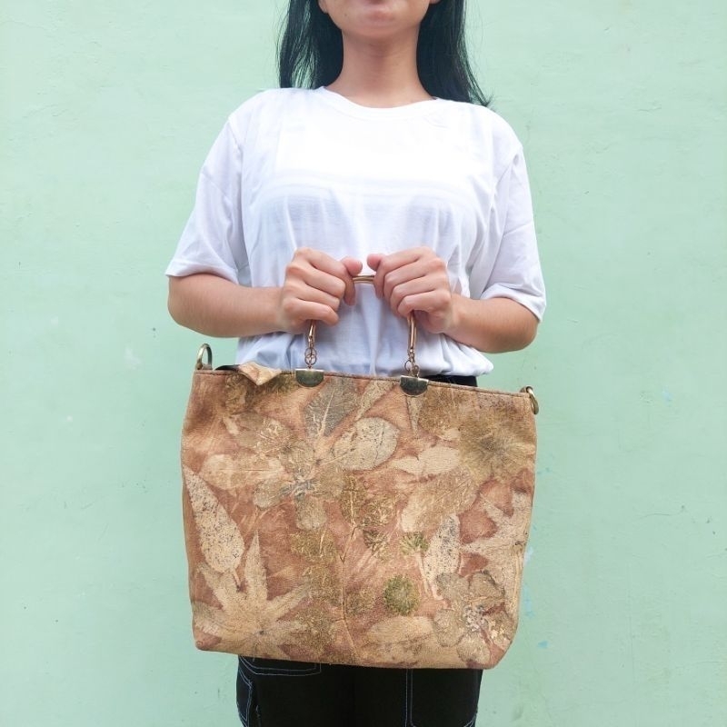 Tas Hobo Wanita Kulit Domba Motif Floral Ecoprint