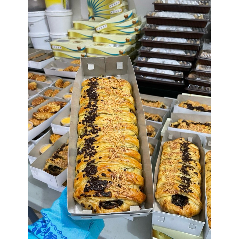 

Banana strudel isi pisang coklat keju