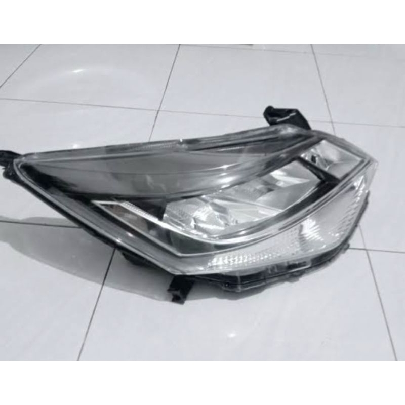 headlamp lampu depan calya facelift kanan kiri