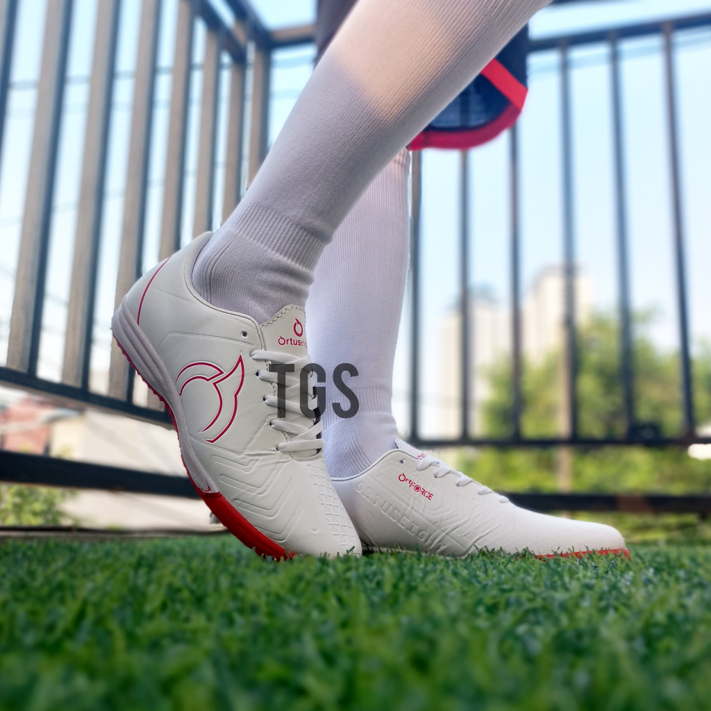 Sepatu Futsal Ortuseight Forte Orochi White Red
