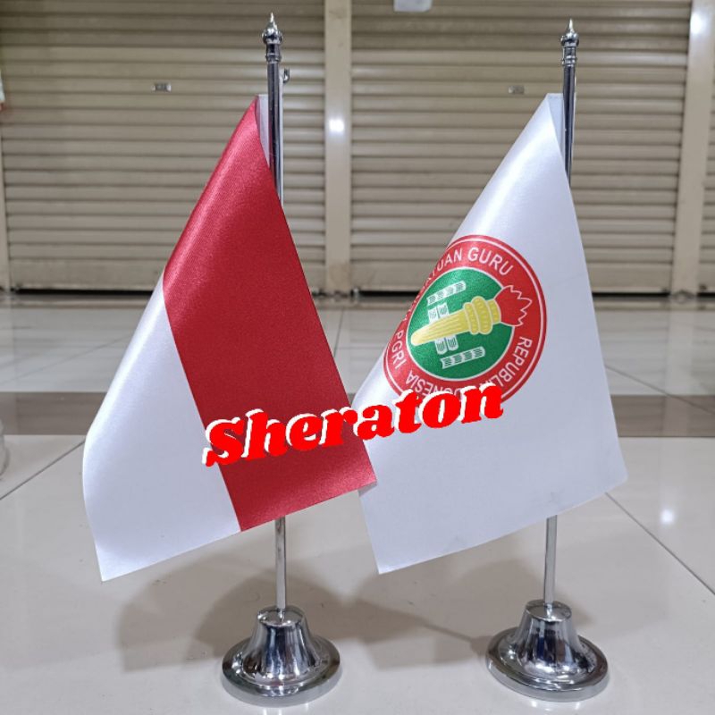 

tiang stenlis meja+bendera sekolah bendera PGRI+bendera Indonesia