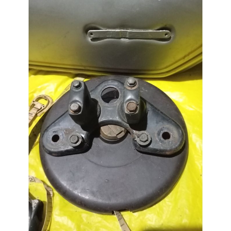 Segitiga t shock depan honda win original