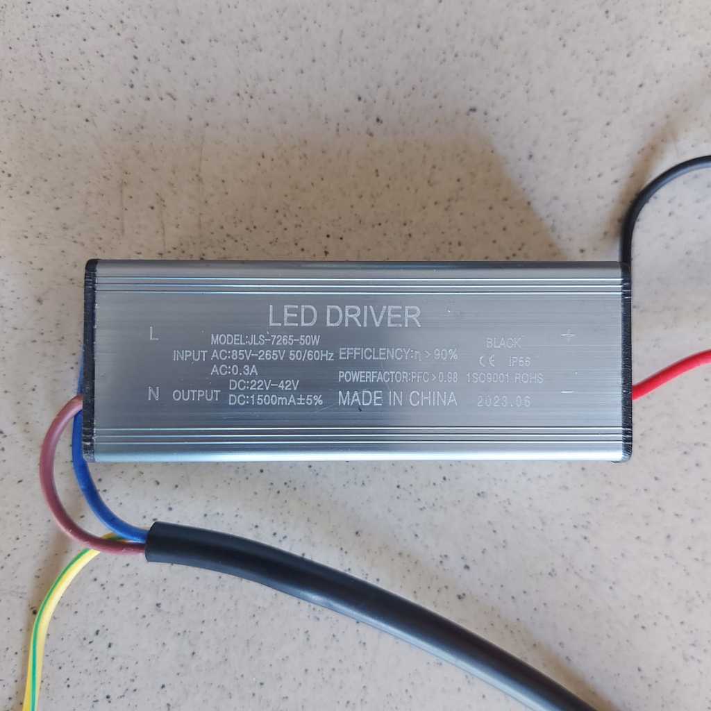 Trafo LED Lampu Jalan PJU Sorot Tembak 50 Watt Output DC 24-40 Volt