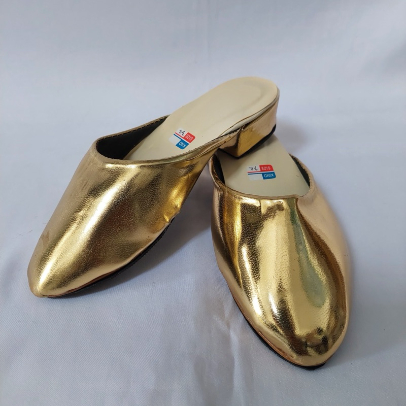 Selop anak polos emas