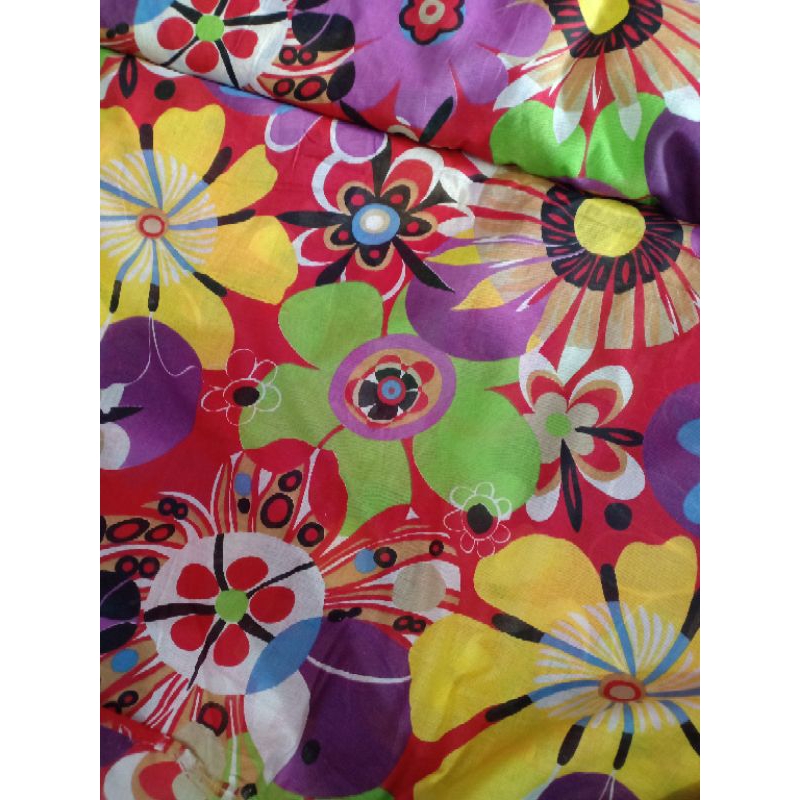 KAIN KATUN PARIS MOTIF BUNGA WARNA-WARNI (180 CM = Rp59.000)