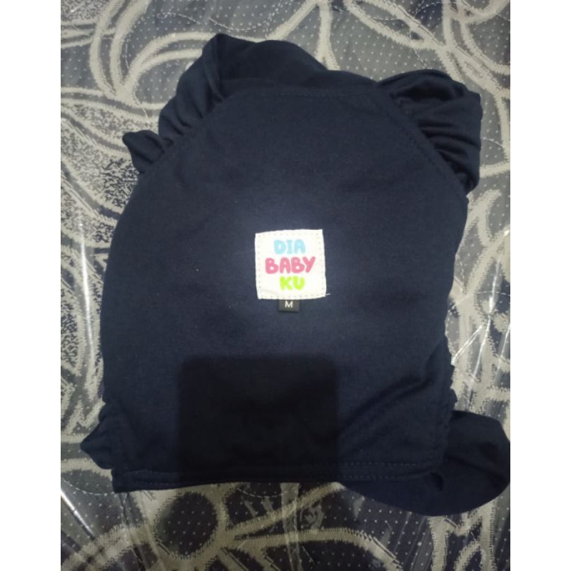 Preloved Gendongan Bayi Instan M Shape