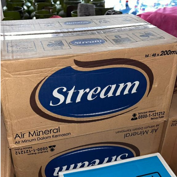 

Ay00! RD - Stream Cup 200 ML 1 Dus - Isi 48 x 200 ML - Air Minum Mineral Cup