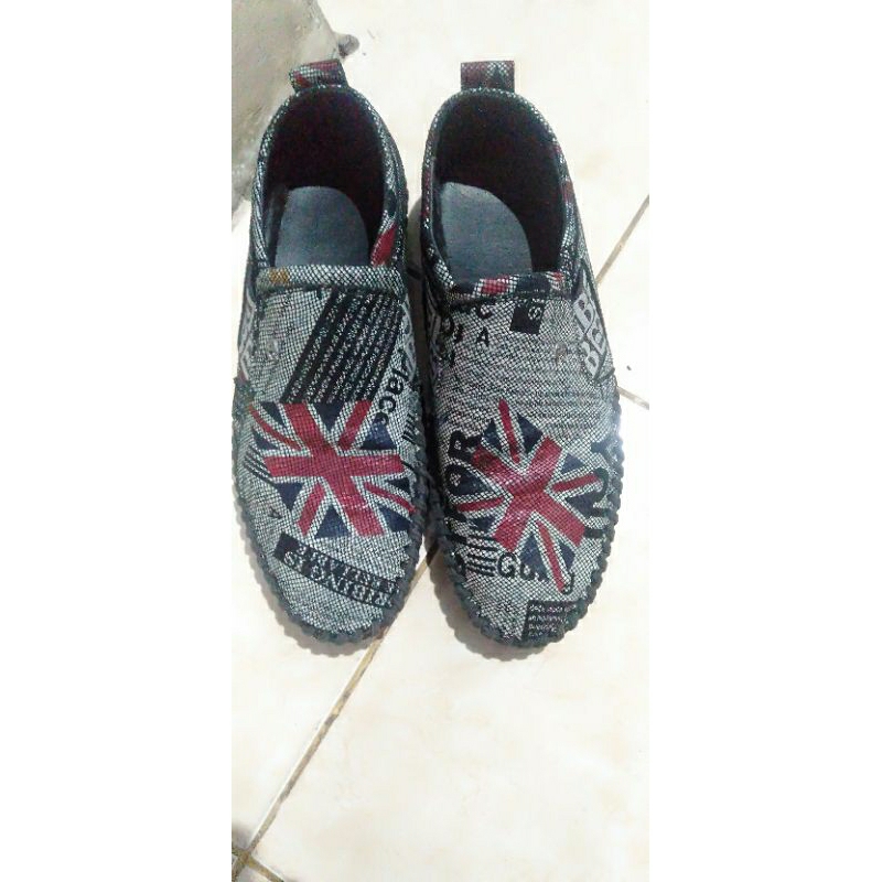 Sepatu Playboy
