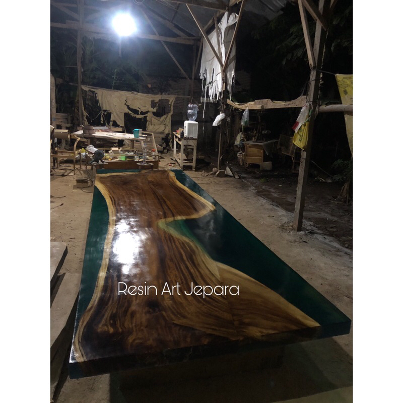 Meja Trembesi Resin 4 Meter, Meja Trembesi Resin Hijau Bening, Meja Makan Trembesi Resin Panjang 4 M