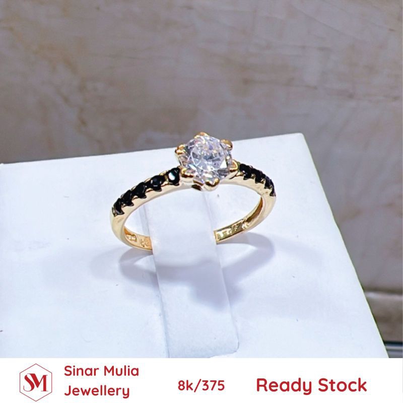 Cincin solitare samping ad hitam