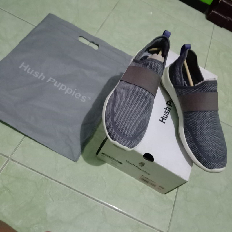 sepatu pria slip on hush puppies