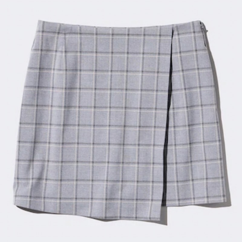 UNIQLO Women Skort Rok Celana Pendek Model Wrap Kotak Wanita