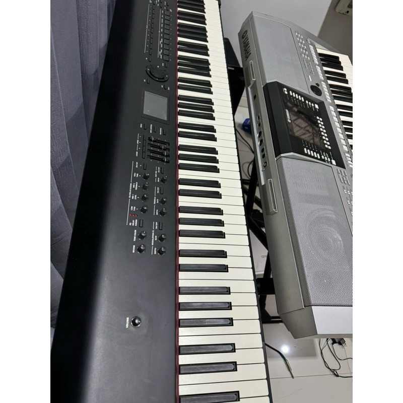 Roland RD800 kondisi istimewa mulus normal