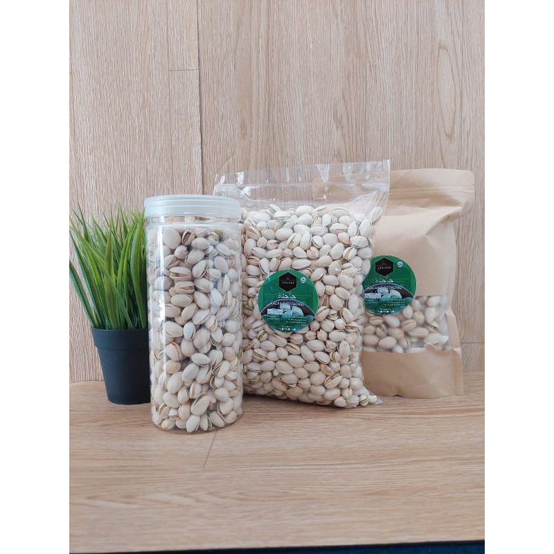 

Kacang Pistachio/ kacang ketawo / kacang fustuk / Badam Hijau 1 kg