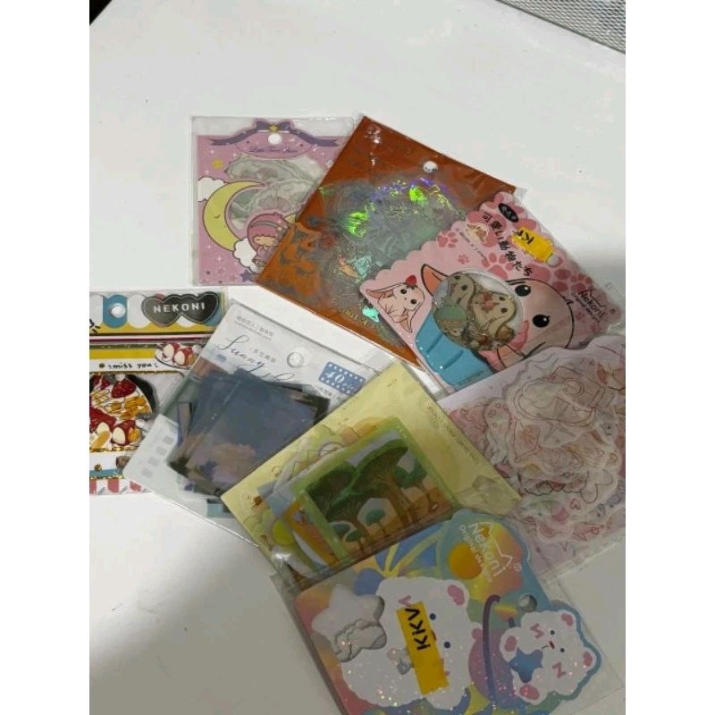 

Sticker scoop mix random bervariasi dengan 1 scoop isi 25-30 pcs biji sticker asli kkv 3d lucu imut gemas