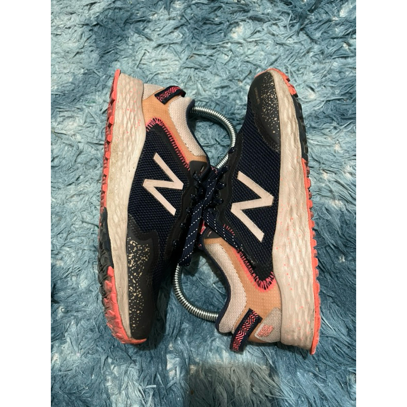 Sepatu New Balance 520 - Navy Pink second original