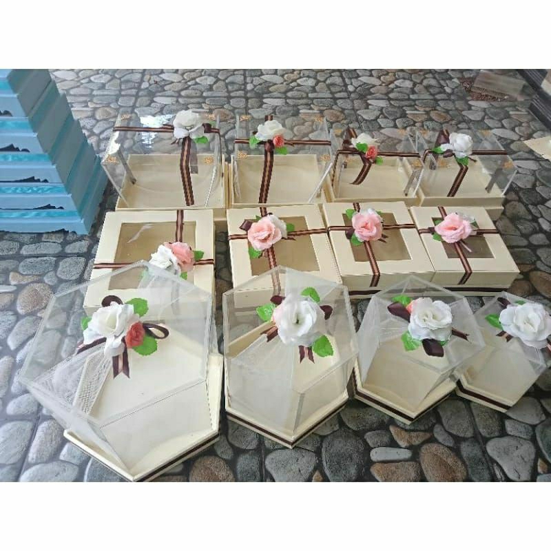 

kotak hantaran isi 12/box hantaran/kotak seserahan/box seserahan/kotak seserahan nikahan