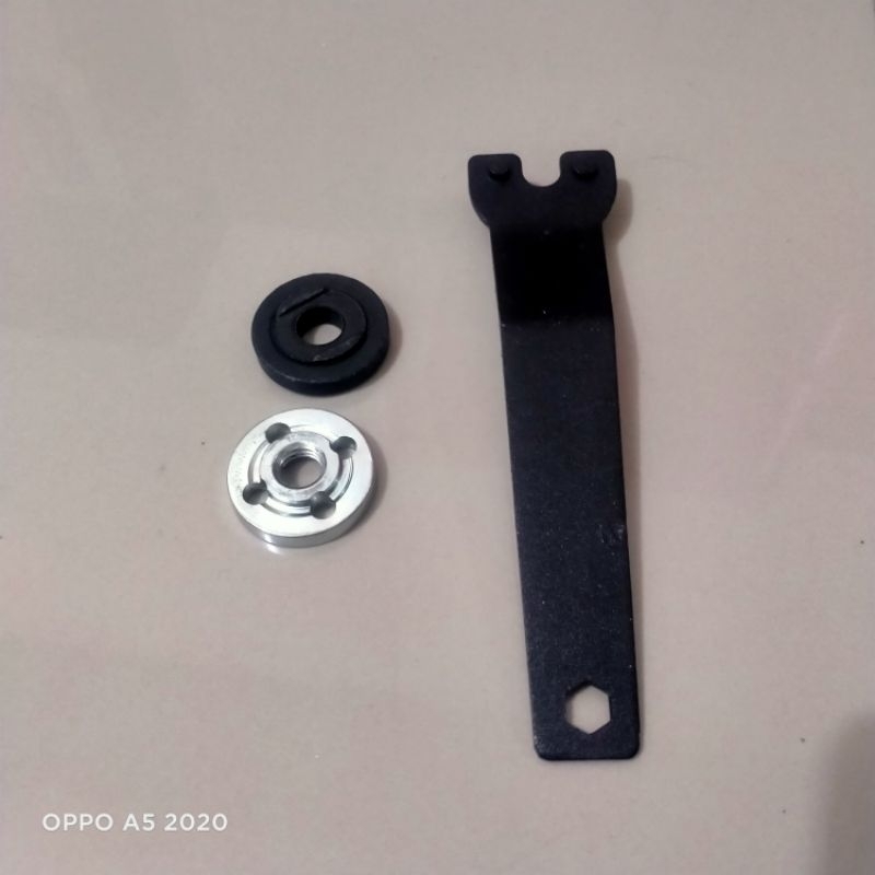 KUNCI DAN MUR PENJEPIT GERINDA RYU & MAKTEC