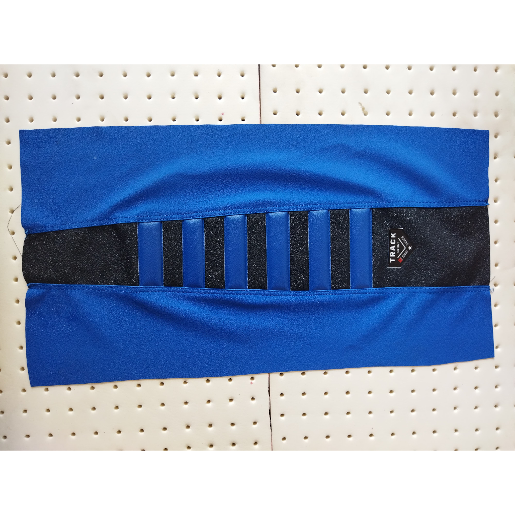 SARUNG KULIT JOK MOTOR PRES WARNA UNIVERSAL MOTIF TRAIL