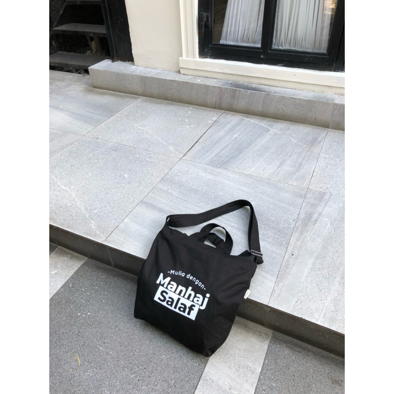 BOOKED DINA | PRELOVED DAISY SLINGBAG MULIA DENGAN MANHAJ SALAF