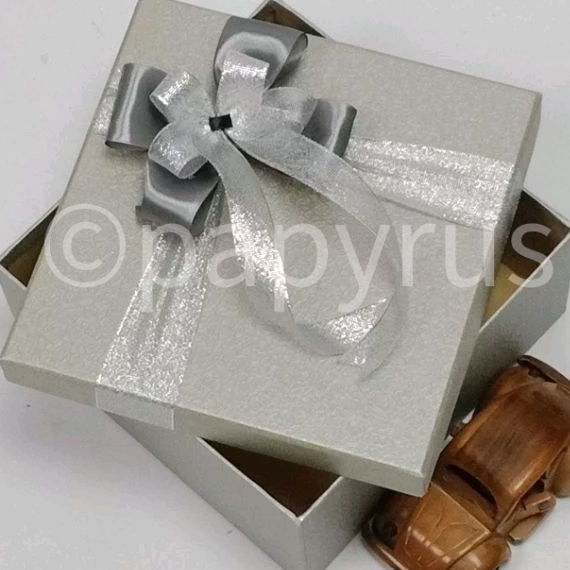 

Gila PAPYRUS 2x2 Tinggi 1cm Kotak Kado Gift Box Hadiah KOTA KADO