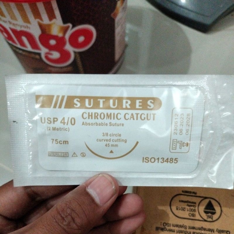 Catgut chromic 4/0 +jarum