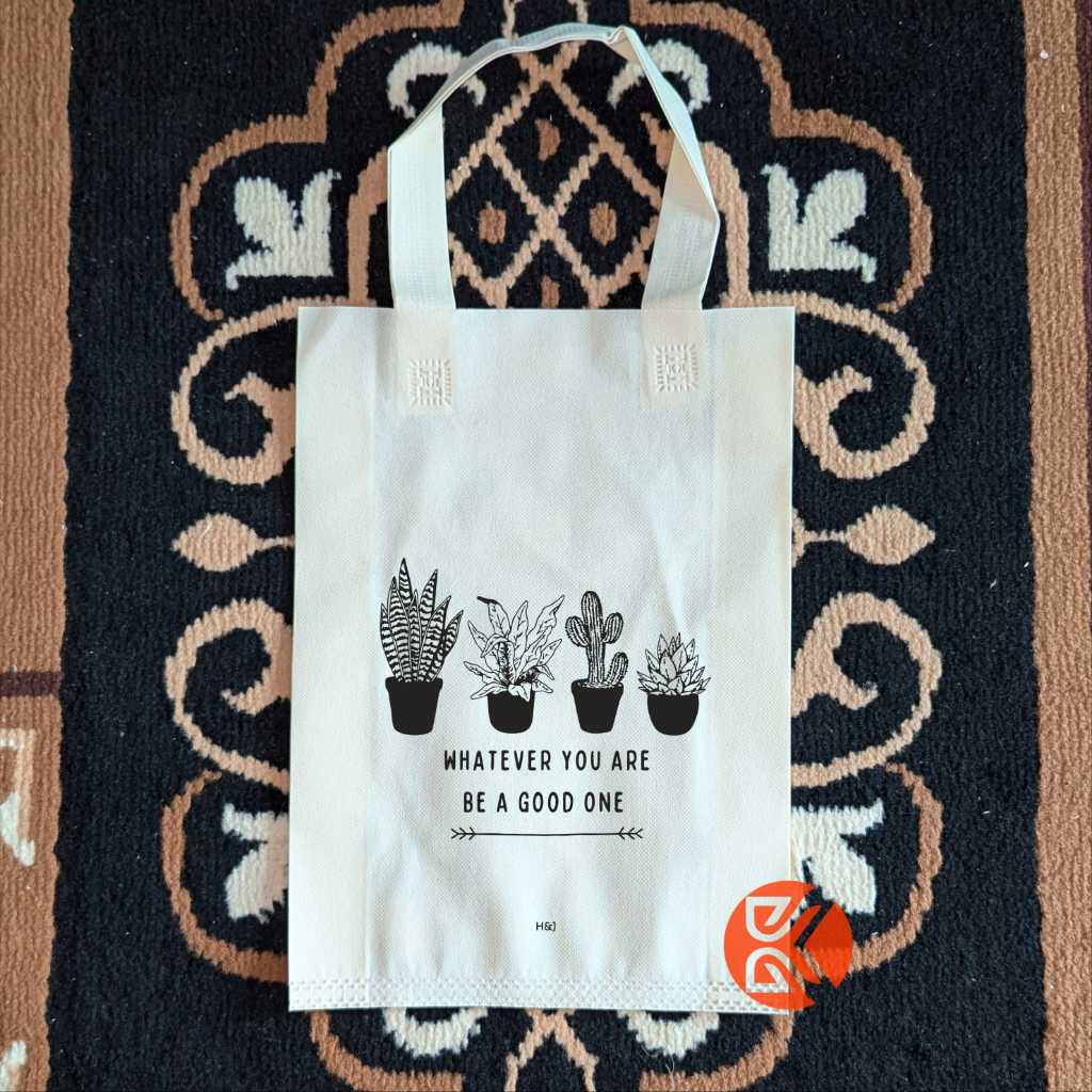 

Tas Totebag Souvenir Pernikahan Jajan Snack Goodie Bag Ulang Tahun Acara Aqiqah Khitan Haul
