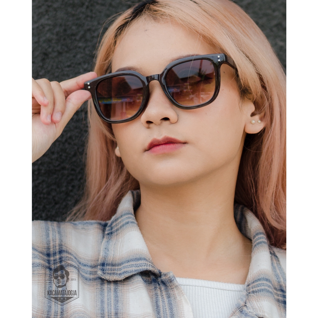 Kacamata Jogja - Kacamata Sunglasses Kotak Lensa Gradasi - CATRA 03