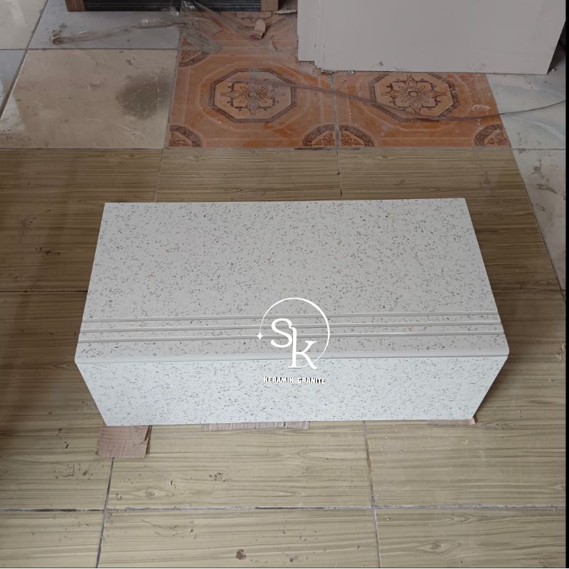 Granite Tangga Stepnosing 30x60 20x60 Terazzo White Niro Matt