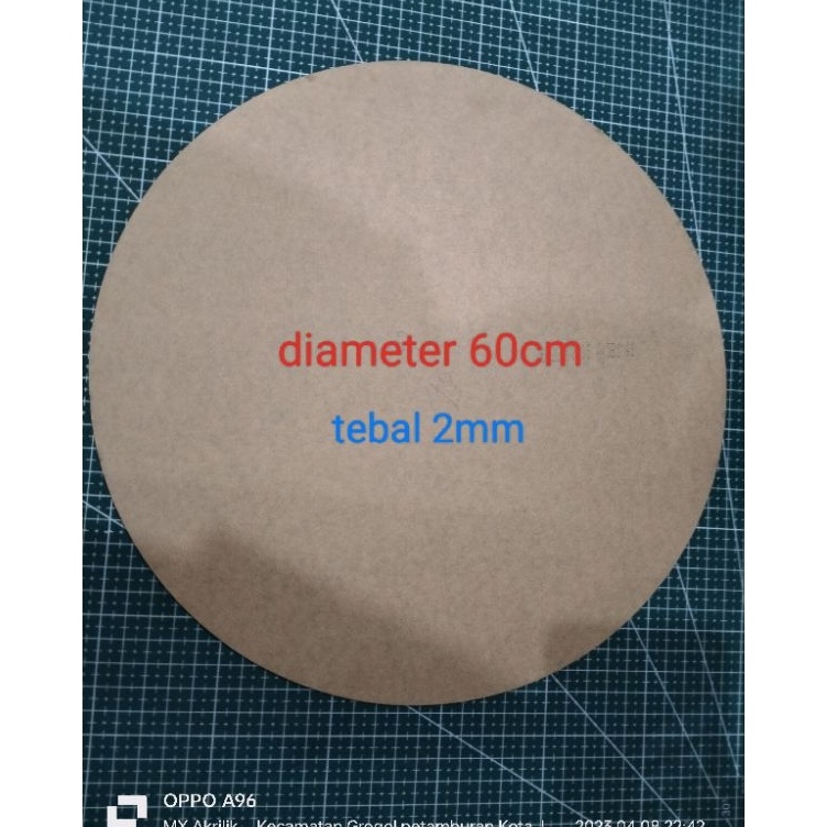 

akrilik lingkaran diameter 6cm tebal 2mm KODE P4N5