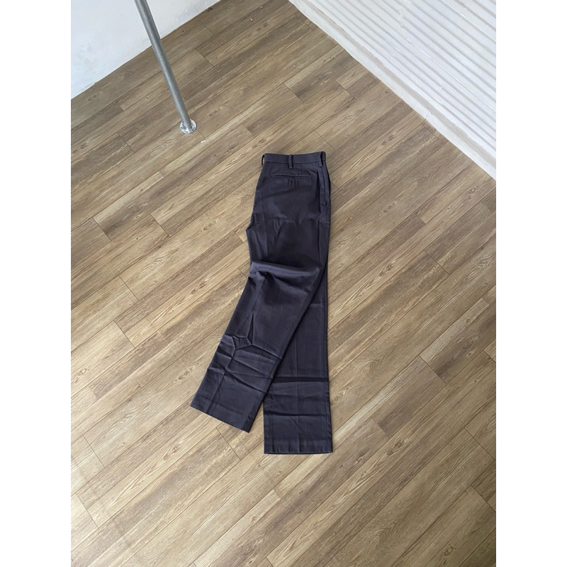 Uniqlo Chino Pants Abu abu Celana Panjang