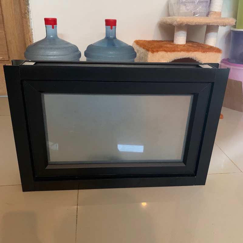 jendela boven alumunium