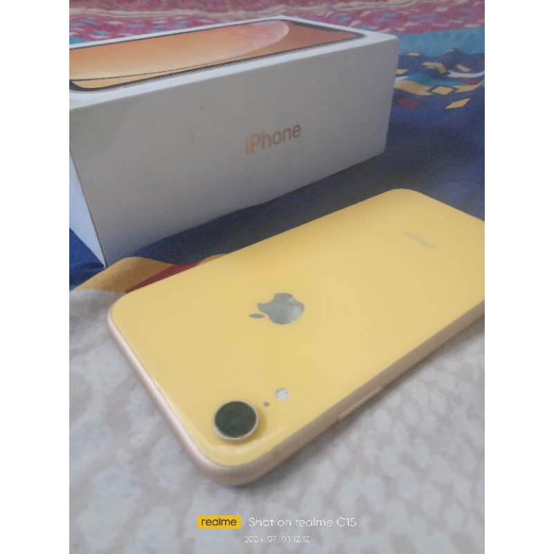 Hp Iphone XR Yellow MT162ZA 64GB Bekas Lengkap Dos