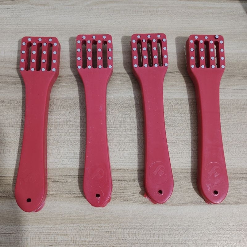 Alat pembersih sisik ikan /  alat penyisik ikan