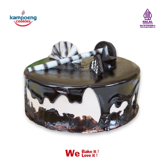 

Cake Ulang Tahun Chocolate Oreo Premium Tekstur Lembut Diameter 18 Kampoeng Cookies