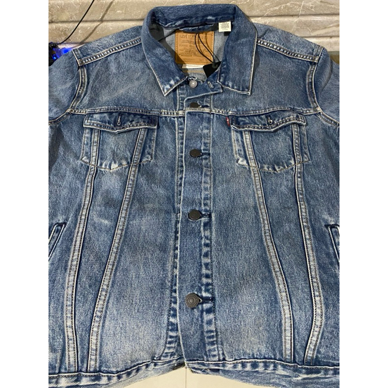 levi trucker jacket