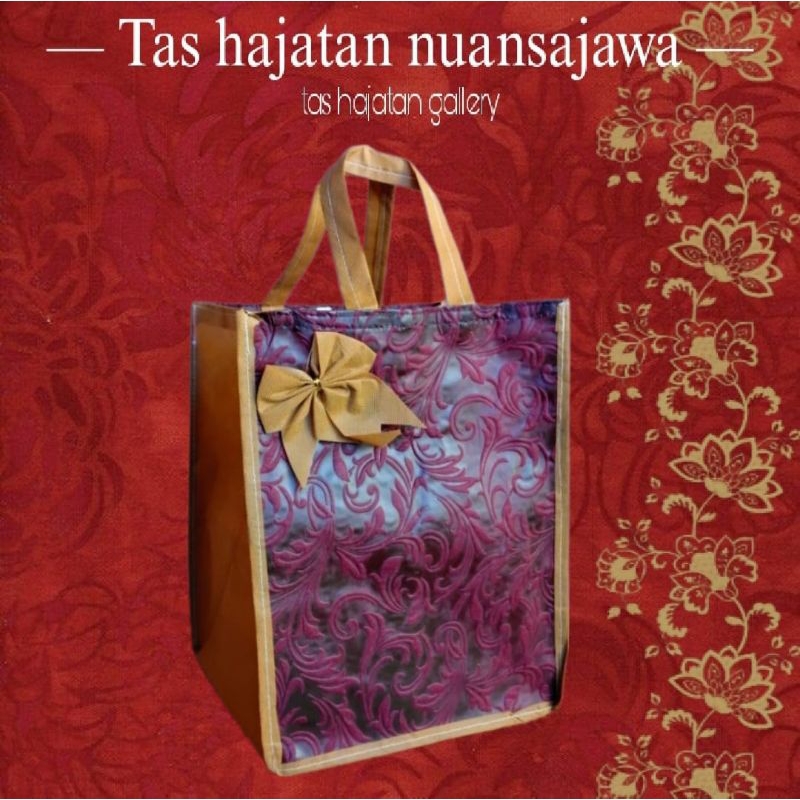 

Tas hajatan nuansajawa kotak Emboss batik floral 22-spunbond 70gsm (harga perlusin 12pcs)