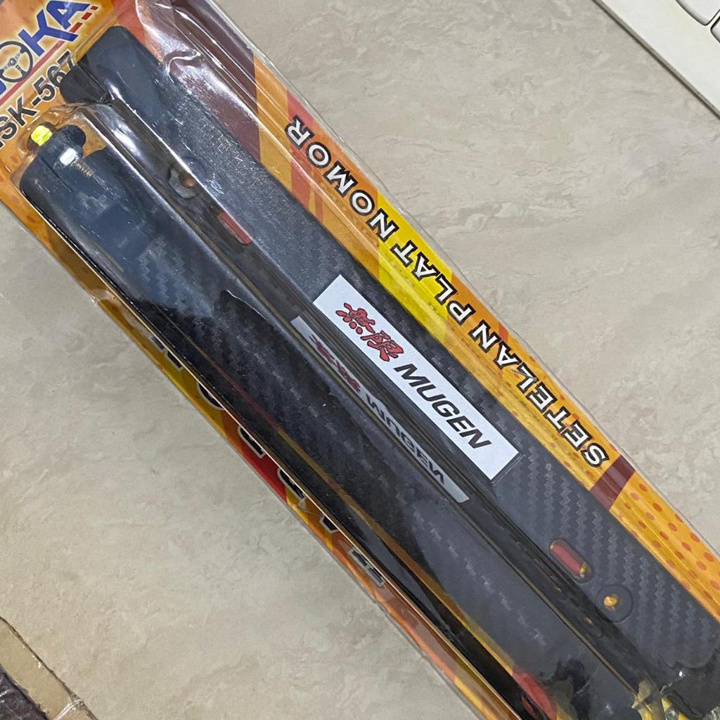 Tempat Dudukan Pelat Tatakan Plat Nomor Mobil Universal