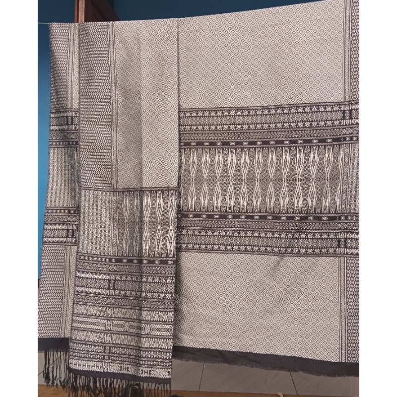 Tumtuman tanpa sambung, Full Silver dasar hitam