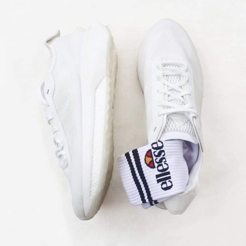 Adidas Avryn Boost