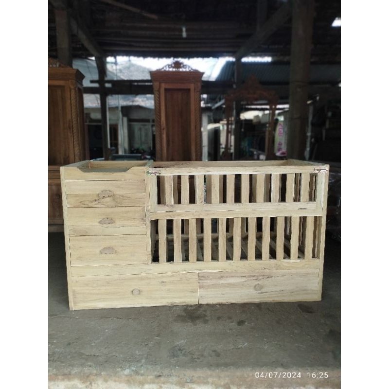 tempat tidur bayi dipan bayi kayu jati