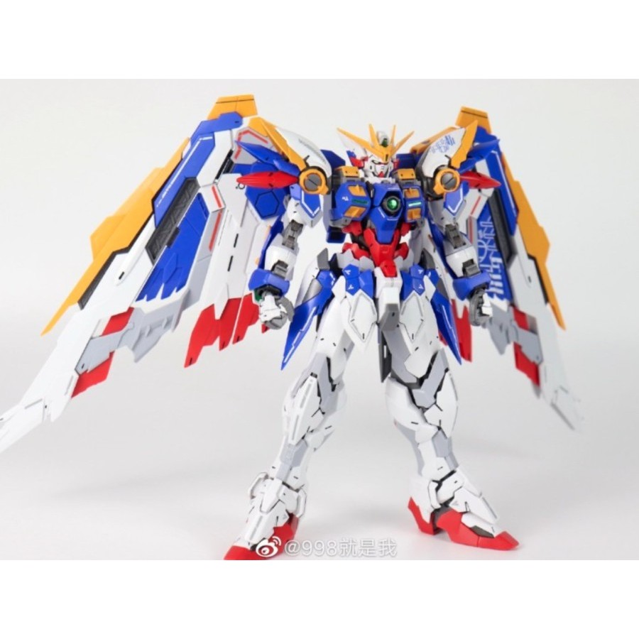 Daban 8825 MG 1 / 100 Wing Zero EW Model Kit