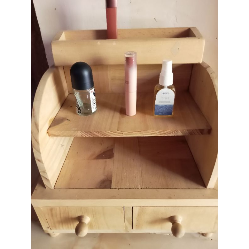 rak make up minimalis