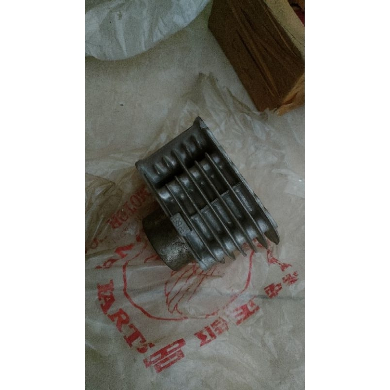 cilinder blok honda Cb 100 k2 original nos japan